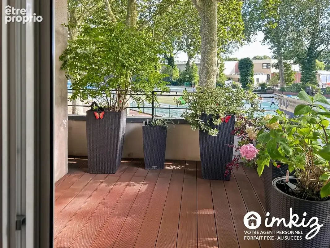 St-Maurice  T5  107 m²  balcon terrasse 2 parkings - photo 2