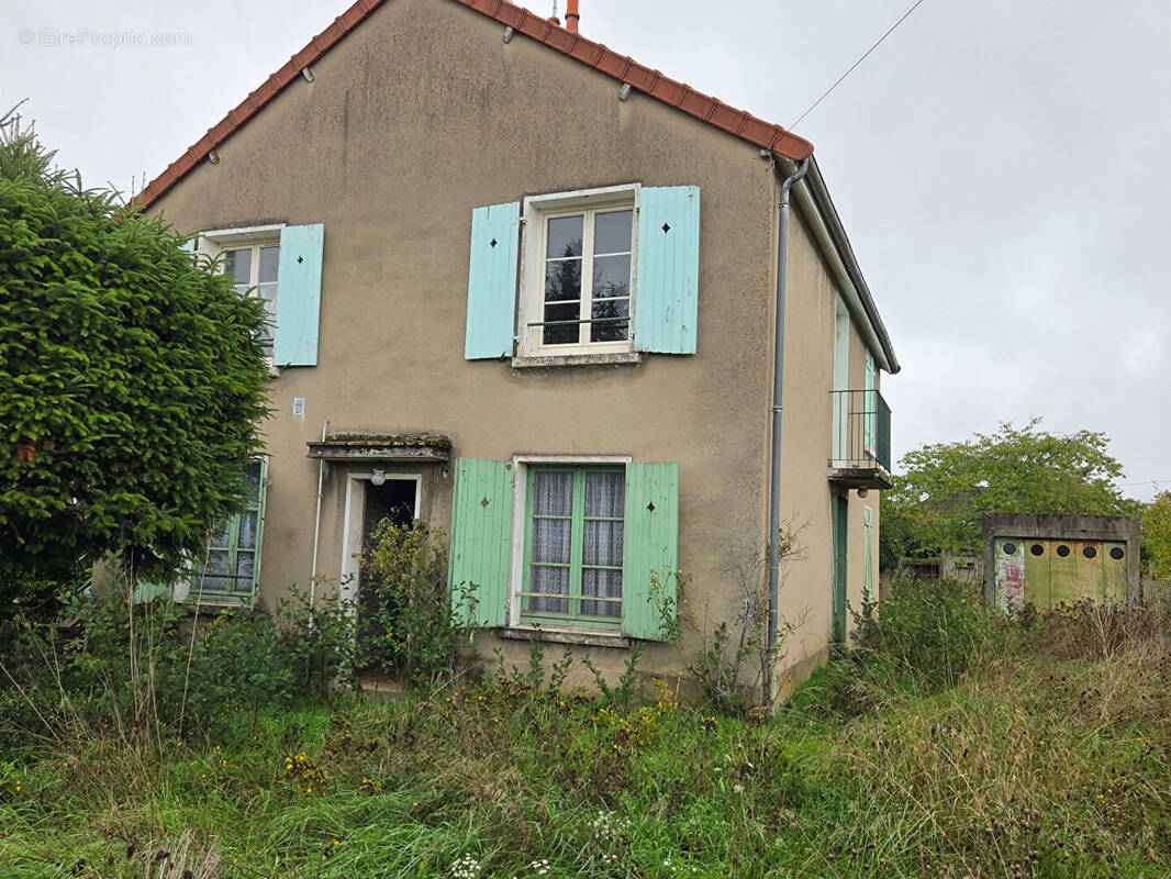 Maison à VARENNES-VAUZELLES
