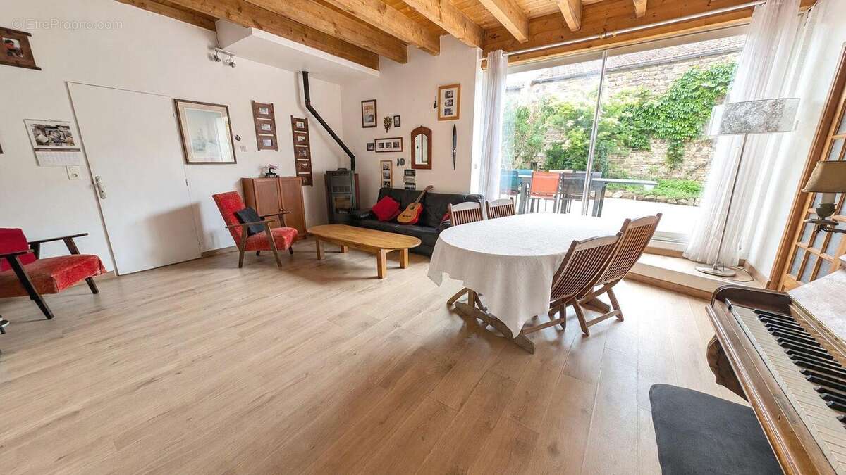 Maison à VERTAIZON
