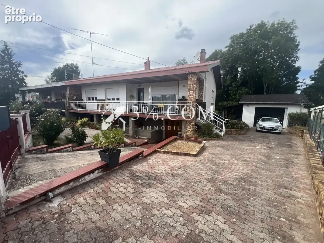 Pavillon 154 M2 +2 garages +Terrain  54950 Laronxe - photo 2