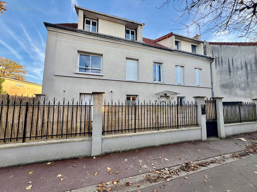 Appartement à SAINT-CYR-L'ECOLE
