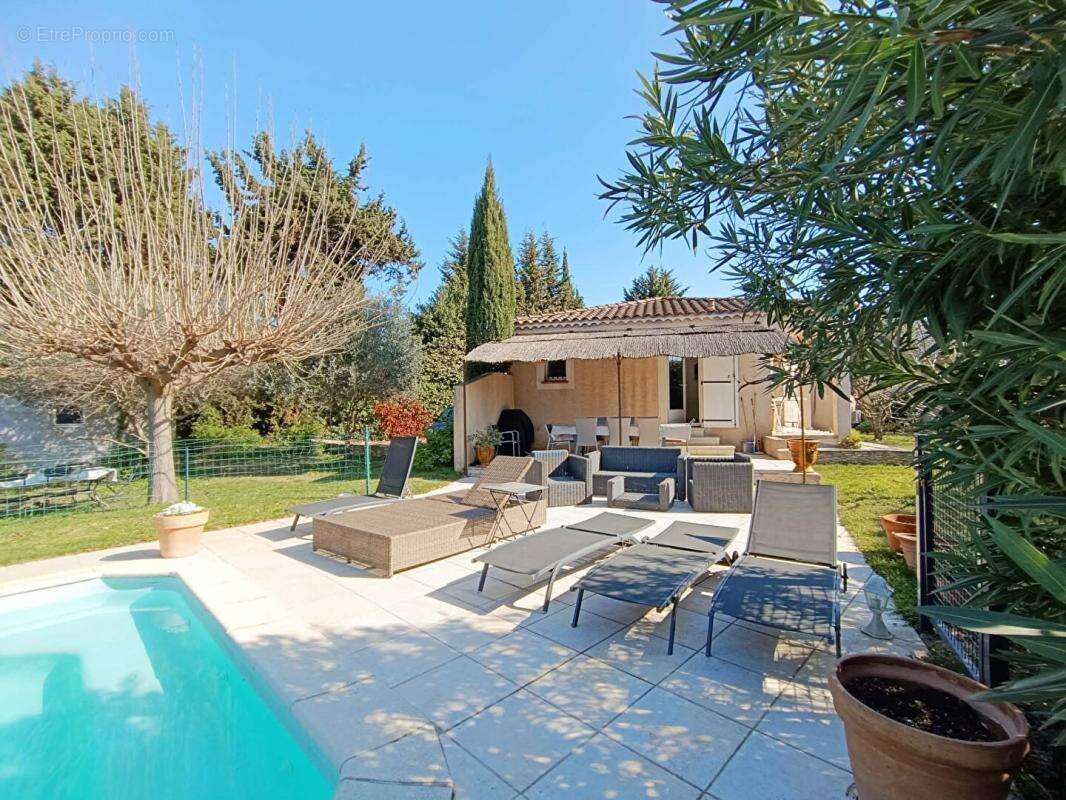 Maison à FONTVIEILLE