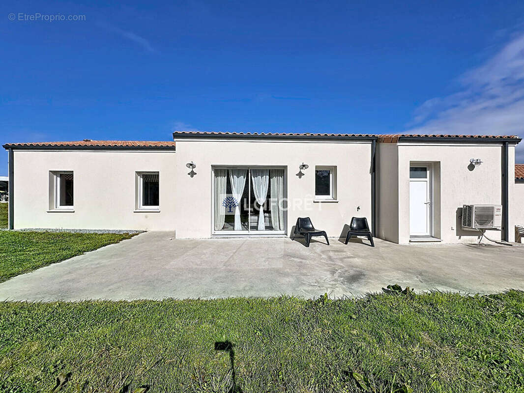 Maison à PARTHENAY