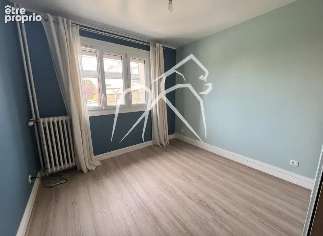 Appartement T4  96m² Balcon Stationnement cave - photo 6