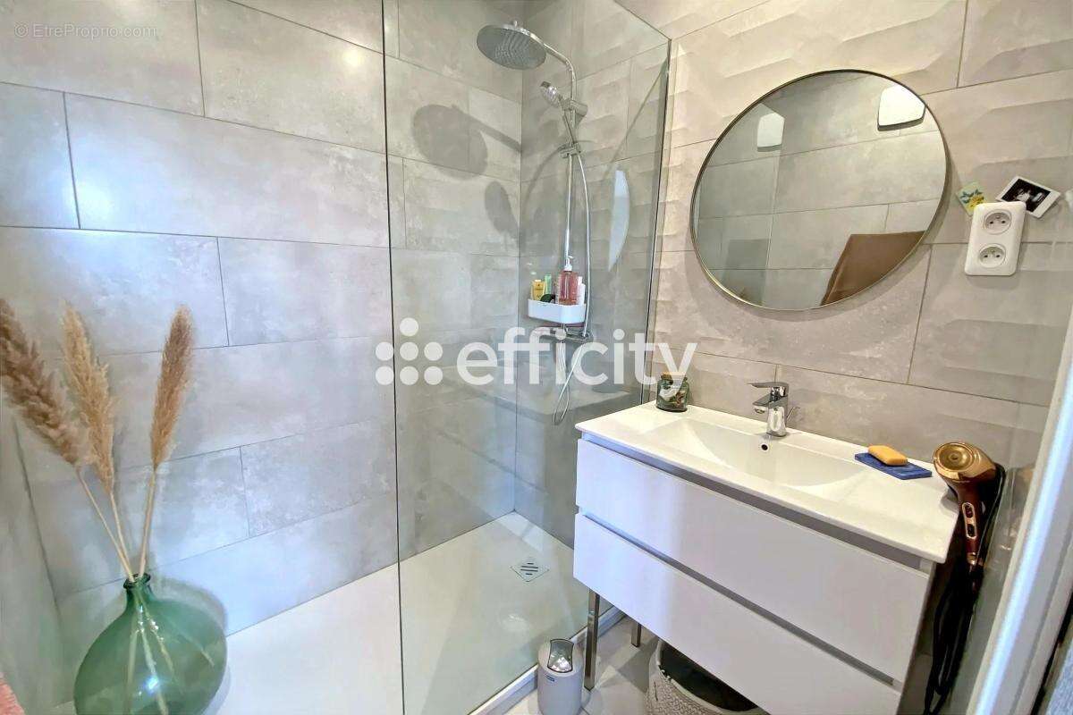 Appartement à LYON-8E