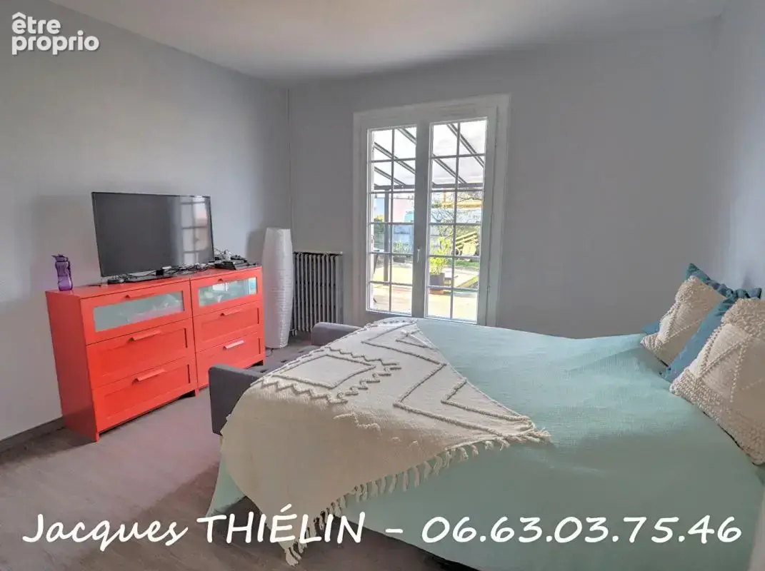 Maison familiale en hyper centre-ville de Longué - photo 9