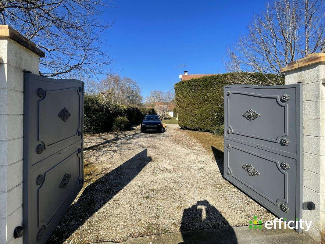 Maison à DROUE-SUR-DROUETTE