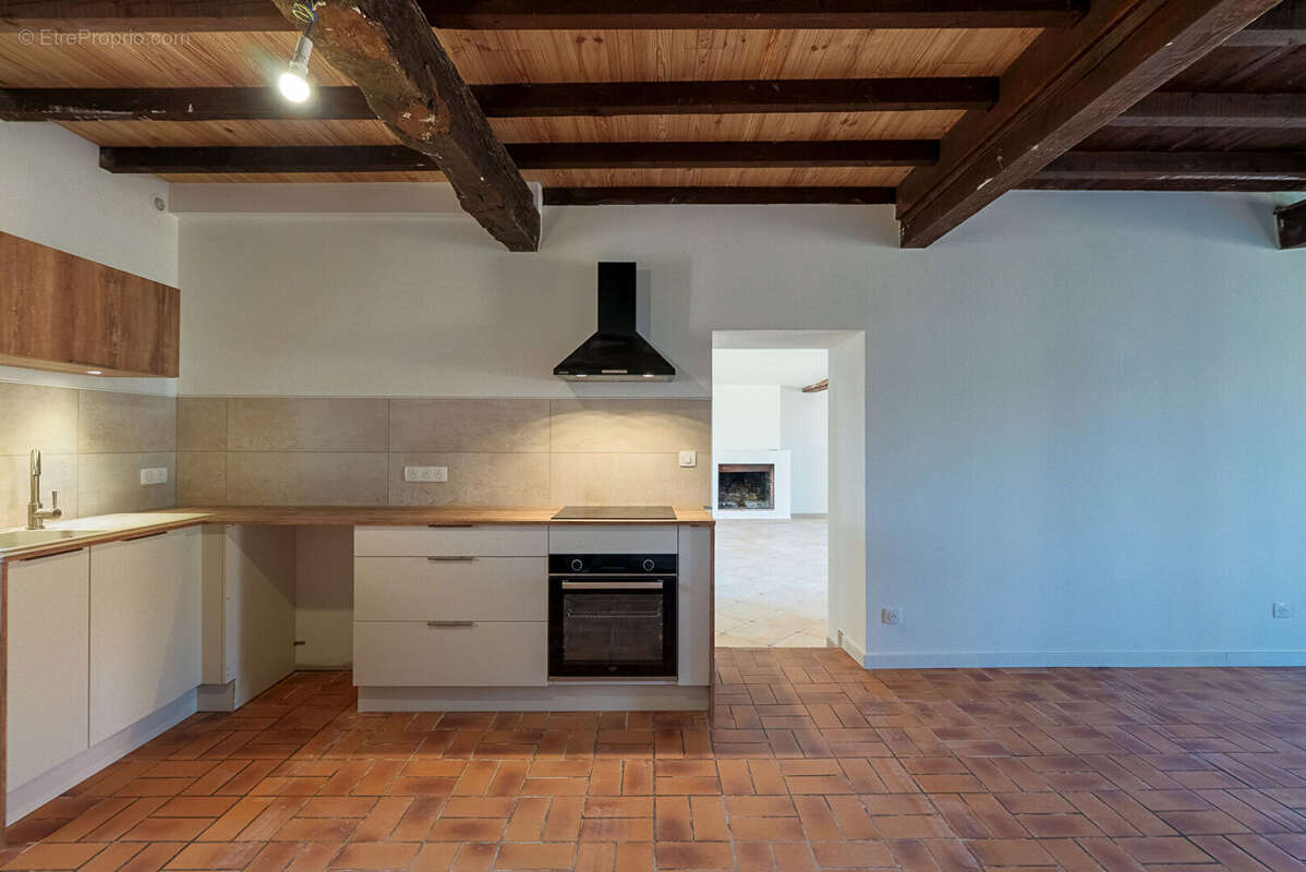 CARCASSONNE - RAZES Corps de ferme T12  976m² (412m² hab.) avec 2 logements, piscine, et dépendances, sur 1 hectare - photo 2
