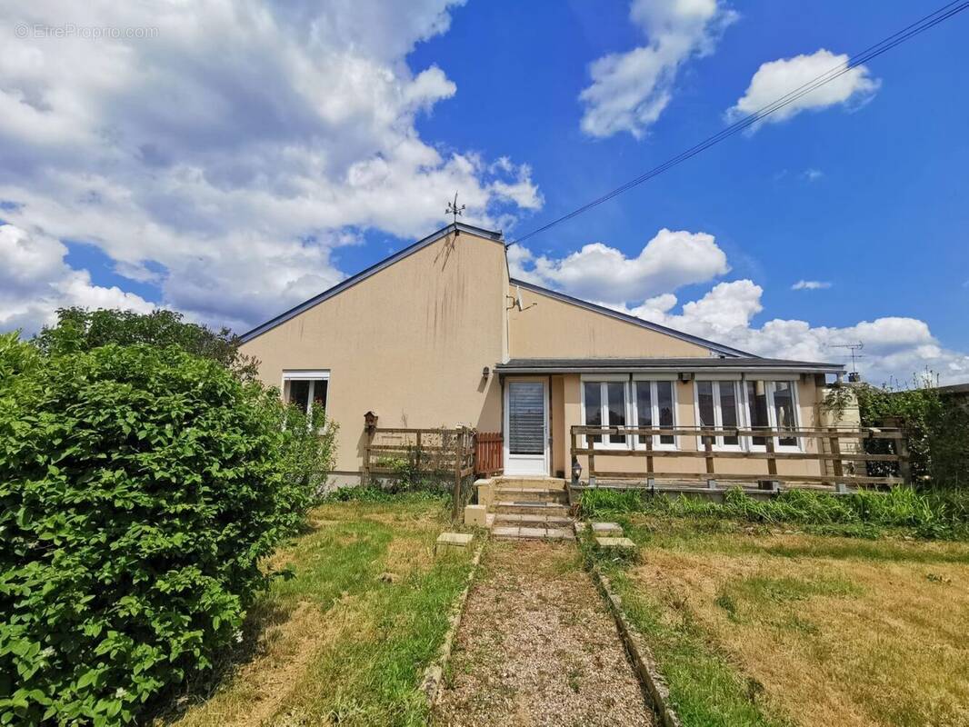 Maison à LES VENTES