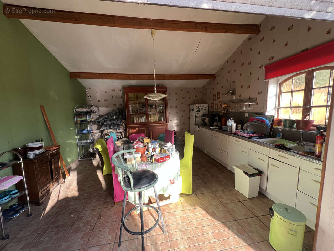 Terrain à SAINT-ESTEVE