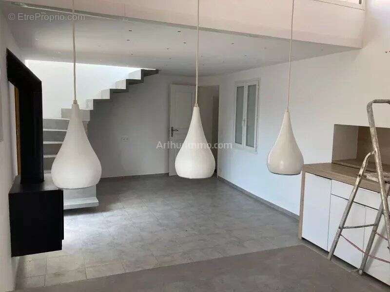 Appartement à SALERNES