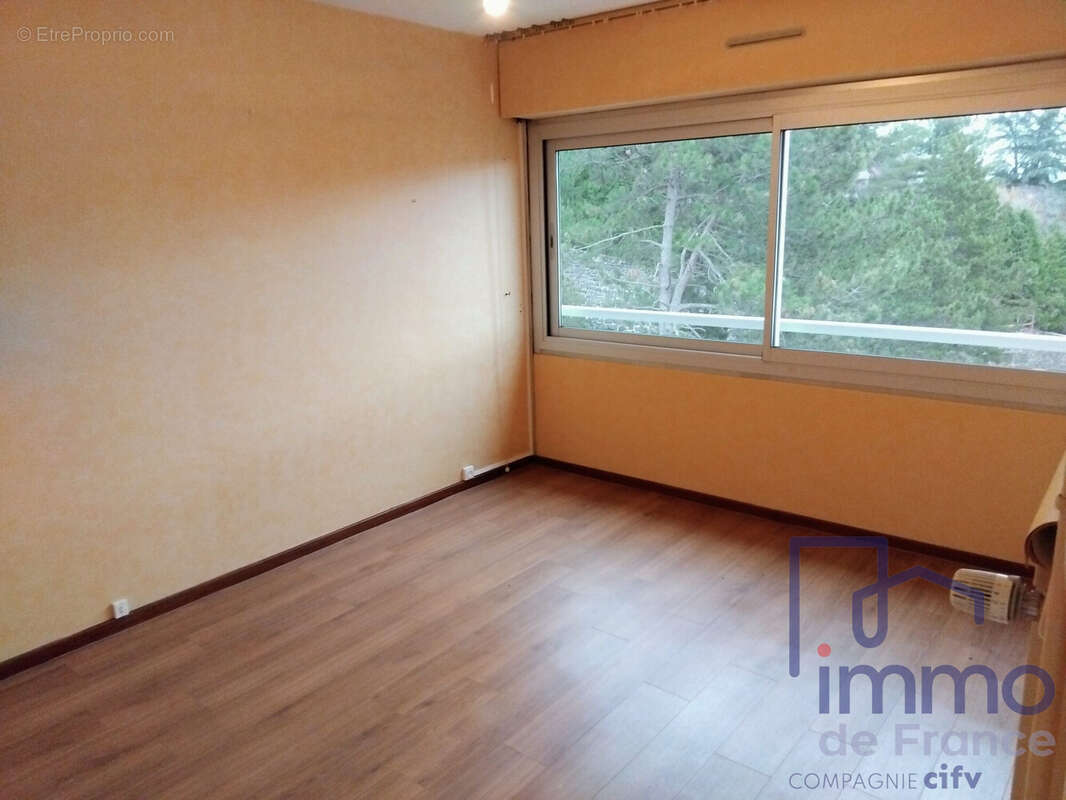 Appartement à VALS-PRES-LE-PUY