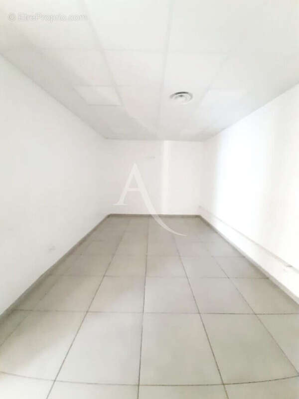 Commerce à FORT-DE-FRANCE