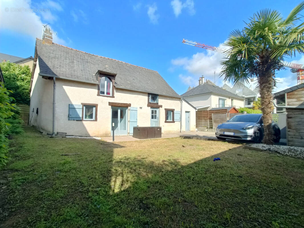 Maison à SAINT-ERBLON