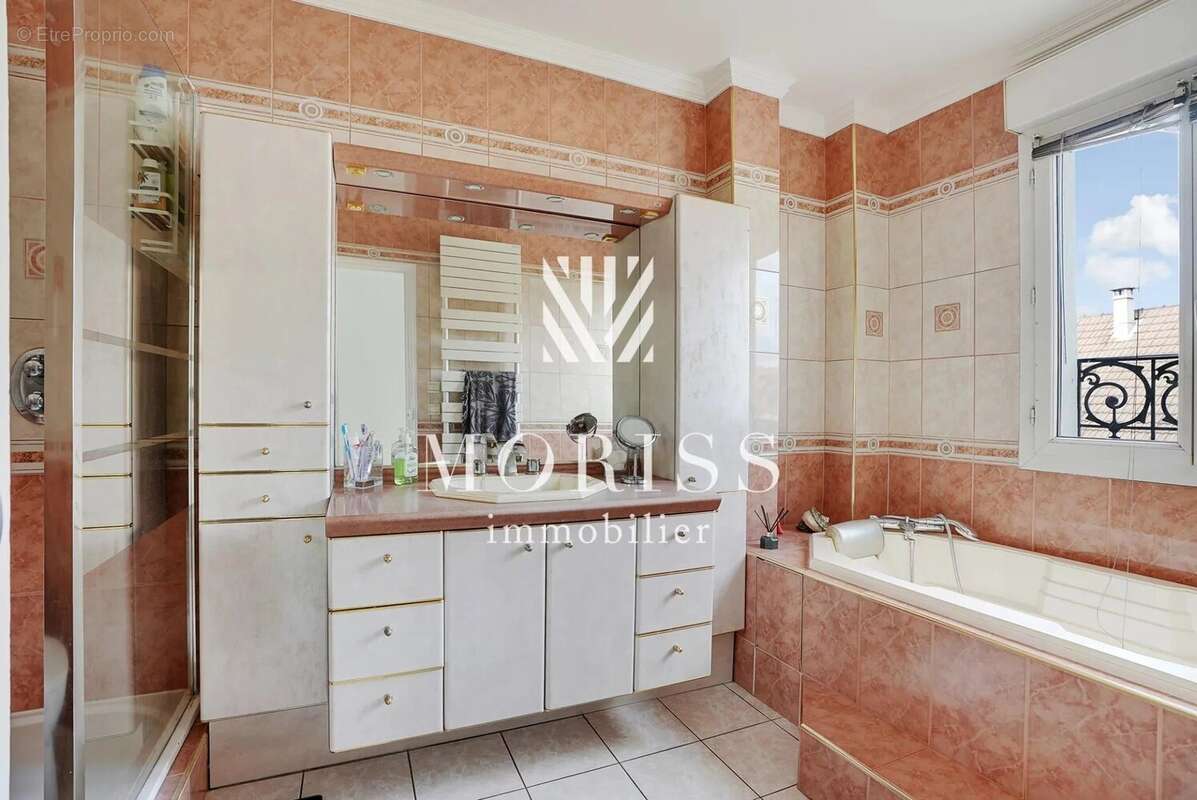 Maison à LE PERREUX-SUR-MARNE