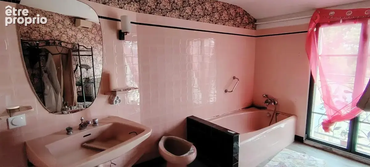 Maison familiale de 240 m2   5 chambres   Dépendances   Terr - photo 14
