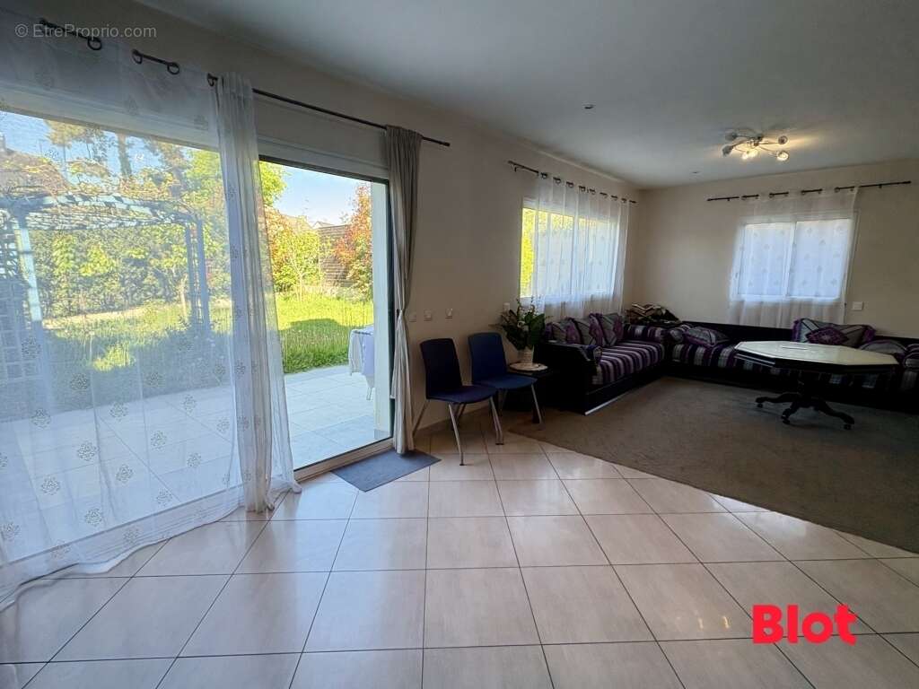 Maison à VEZIN-LE-COQUET