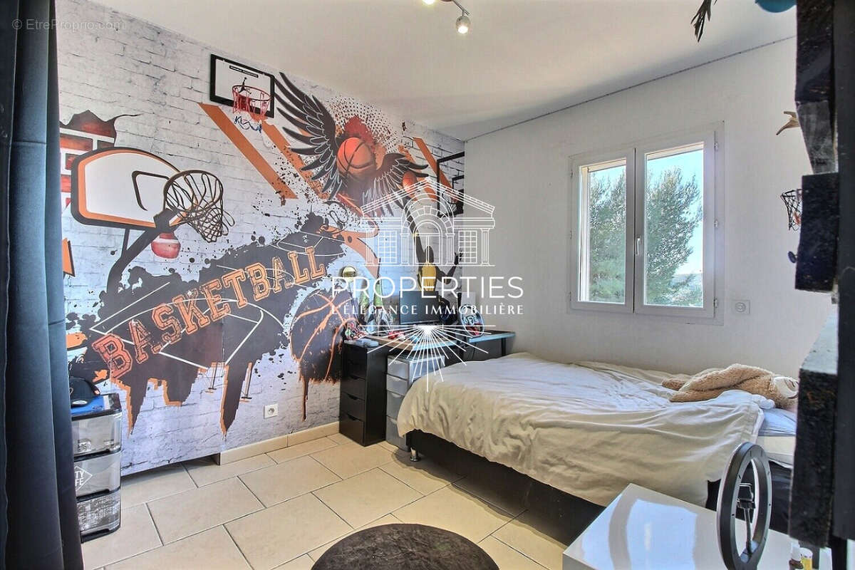 Maison à BORMES-LES-MIMOSAS