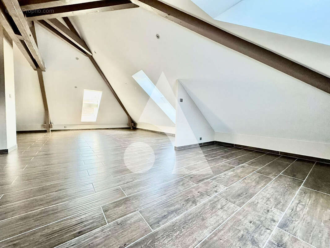 Maison à NEUFCHATEAU