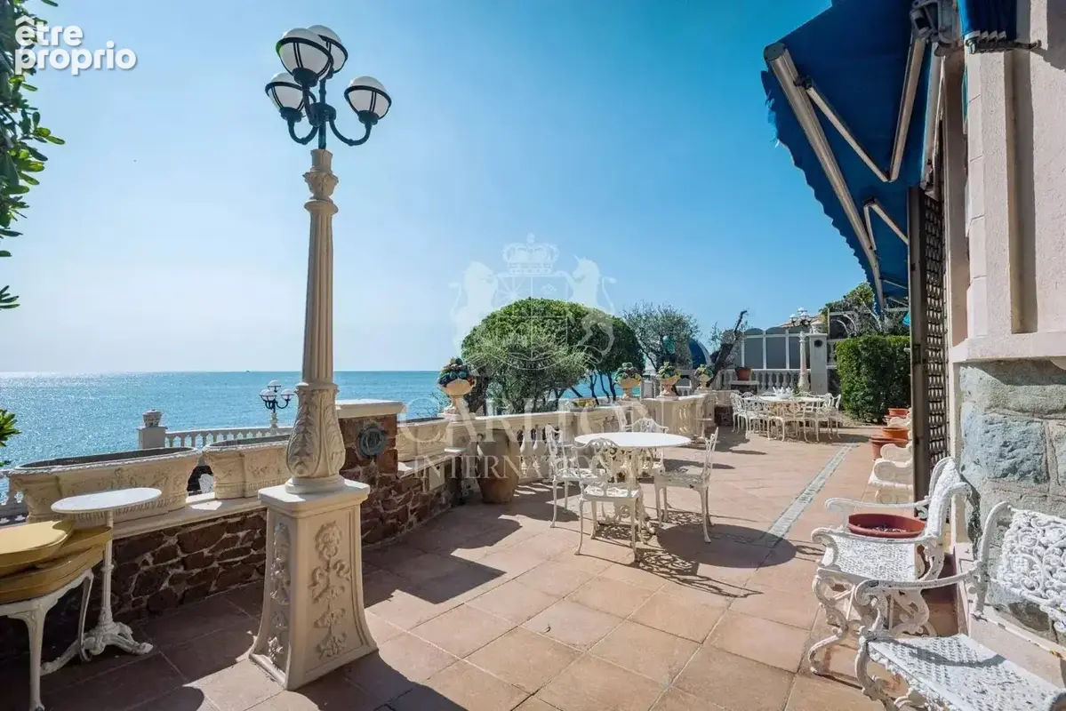 Villa pieds dans l’eau à Anthéor avec accès direct et privé à la mer - photo 6