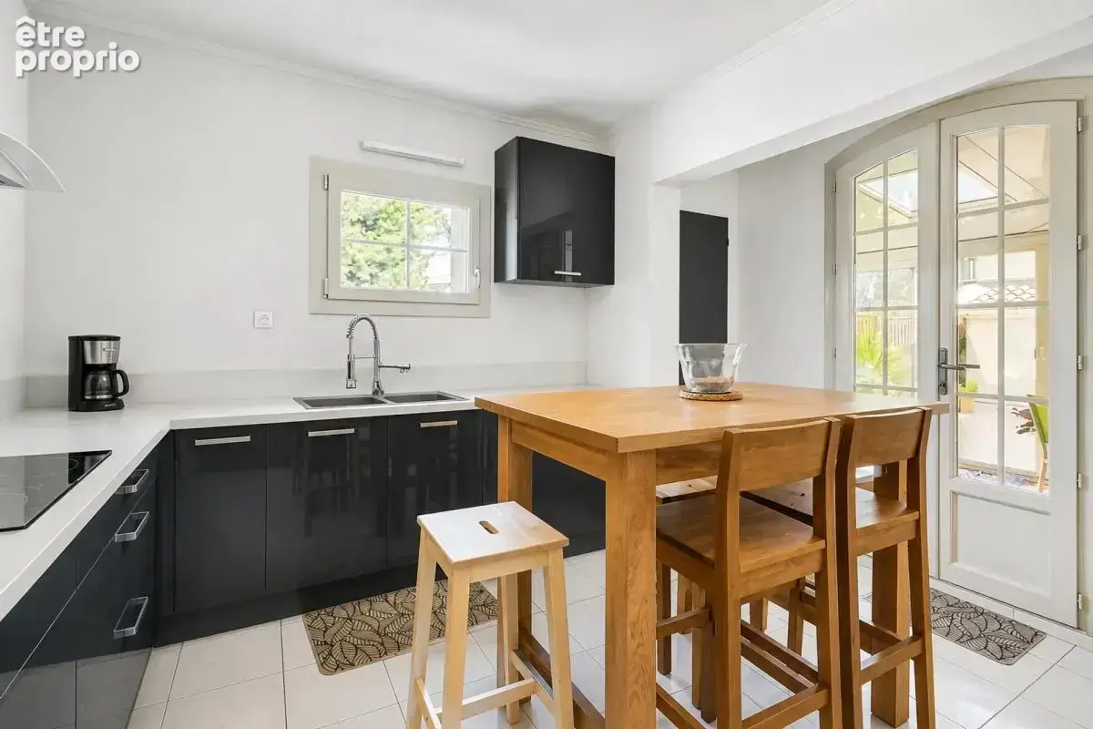 Appartement de 5 pièces de 143 m² avec belle terrasse  à Avignon - photo 5