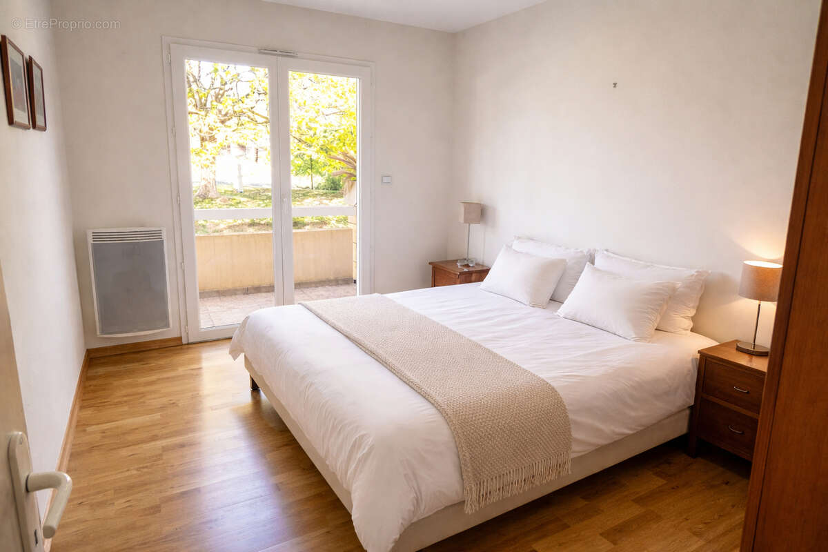 Appartement à CASTELNAUD-DE-GRATECAMBE