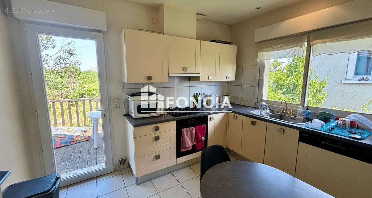 GIBAUDERIE Investissement locatif, maison de 6 chambres louées 450 euros chaque, rapport possible de 32400e annuel - photo 8