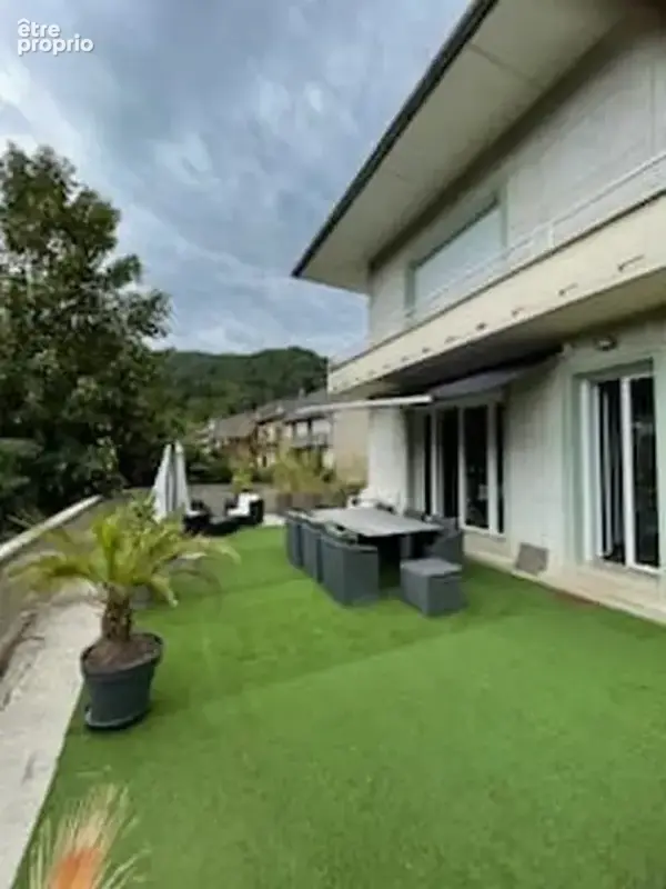 Maison d'architecte de 170m2 sur terrain paysagé de 2650 m2 constructible - photo 3