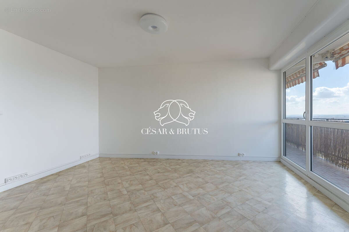 Appartement à RILLIEUX-LA-PAPE