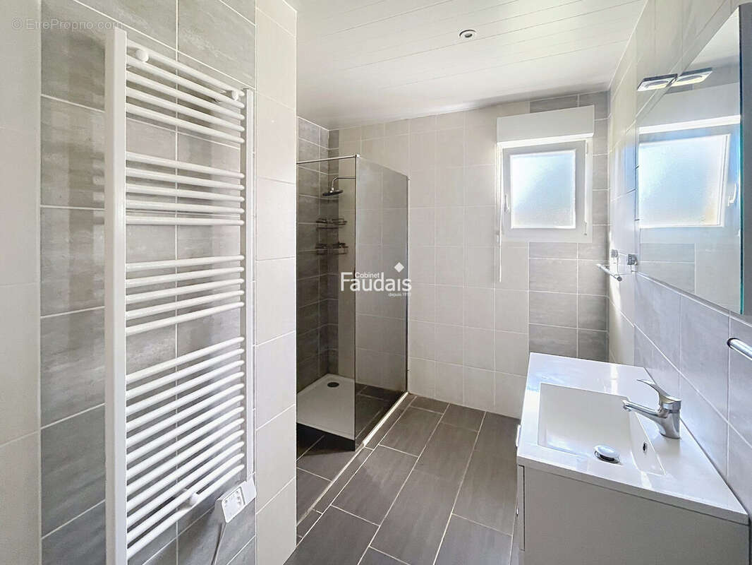 Maison 88 m² à Cerisy-La-Salle  - photo 5