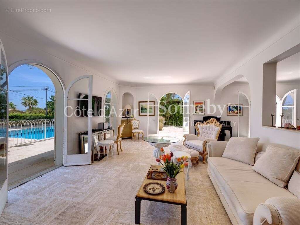 Cap d’Antibes villa avec vue mer piscine et fort potentiel à quelques pas du littoral - photo 6