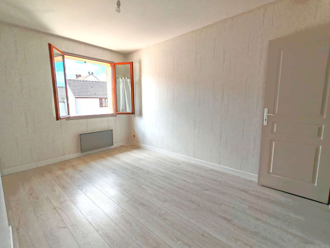 Maison à Bouafle de 150 m2 sur terrain de 535 m2 - photo 8