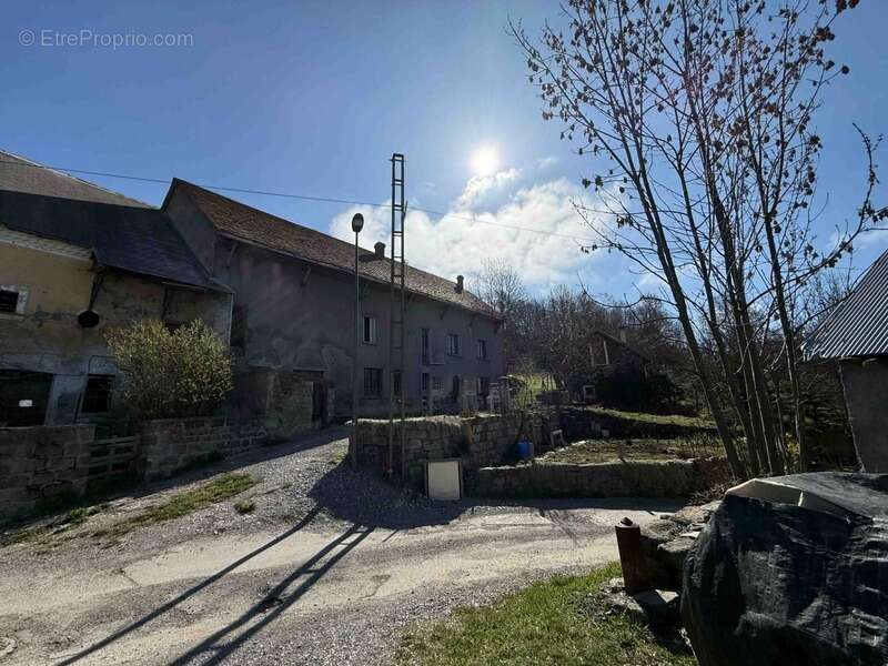 Corps de ferme, granges, jardin à vendre 8 pièces SAINT MICHEL DE CHAILLOL (05) - photo 3