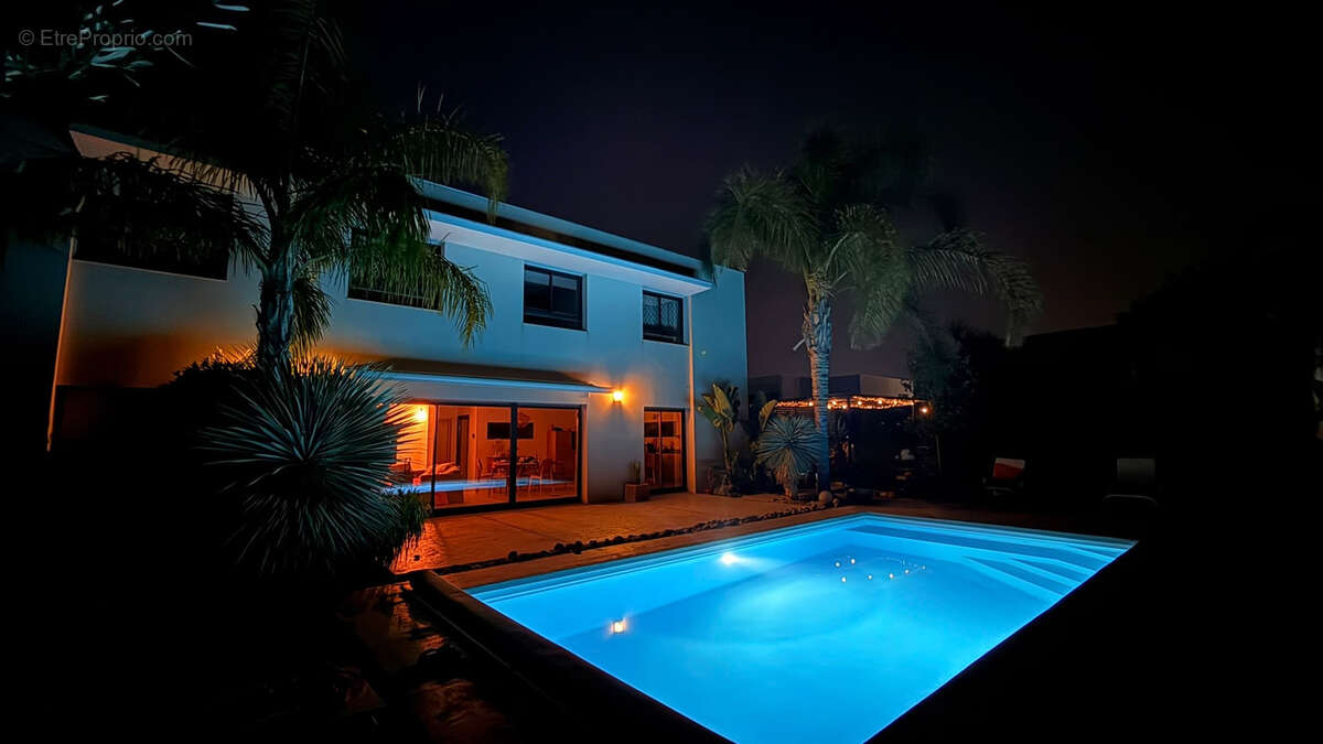 PERPIGNAN SUD : villa contemporaine 6 pièces avec piscine - photo 2