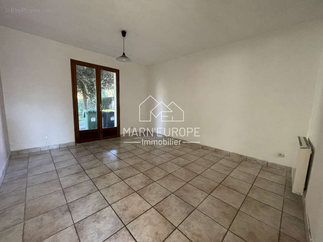 Appartement à VILLIERS-SUR-MORIN