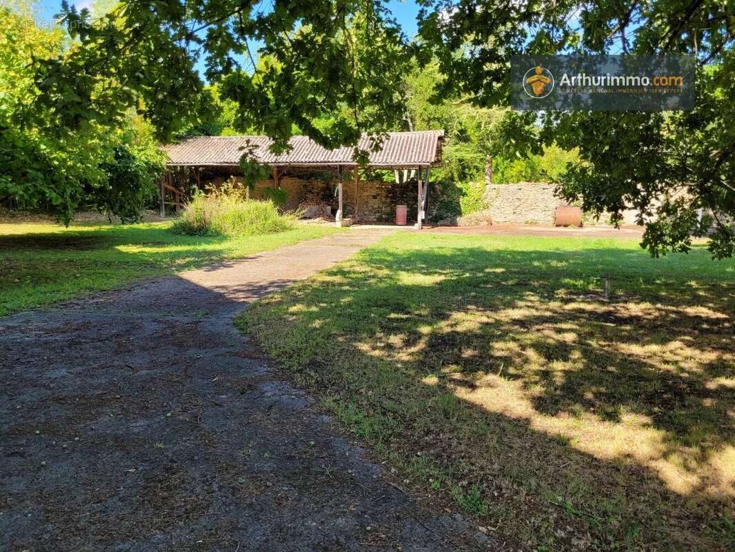 Maison à SAINTE-COLOMBE-SUR-L&#039;HERS