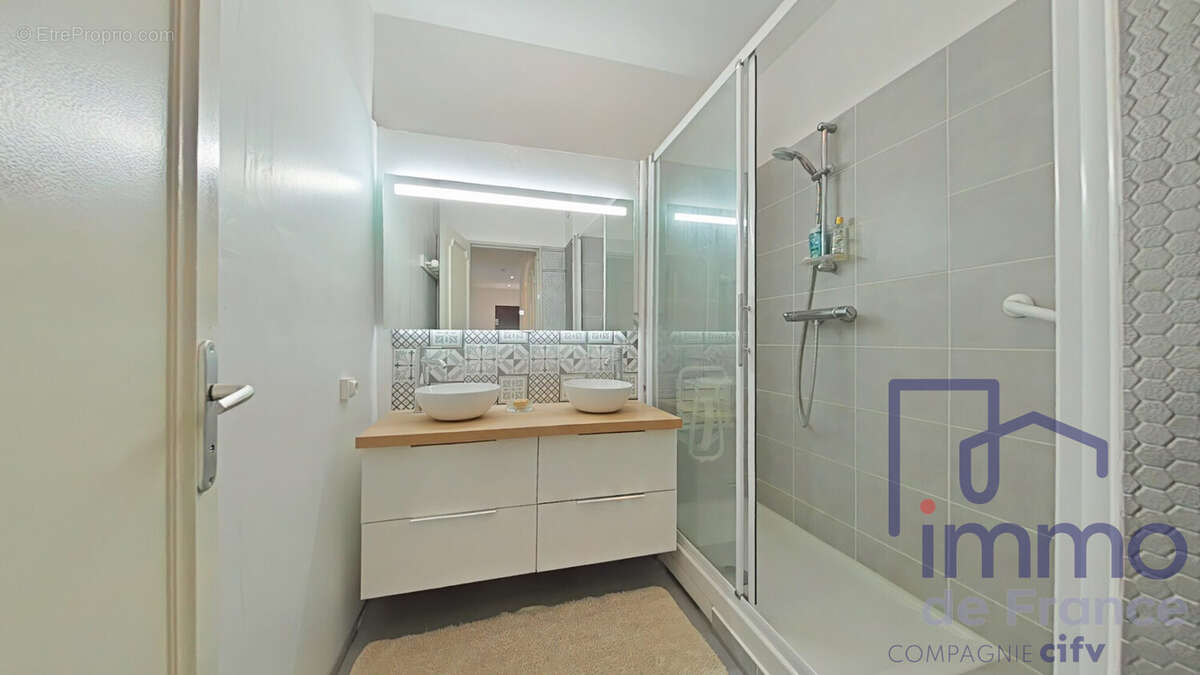 Appartement 81 m² à Saint-Etienne  - photo 8
