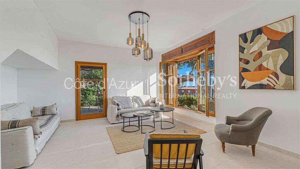 Villa Art Déco rénovée avec vue mer, à 300 m des plages, Sainte-Maxime, Golfe de Saint-Tropez - photo 6