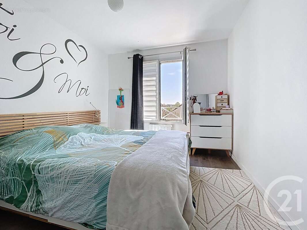 Maison à VAUX-LE-PENIL