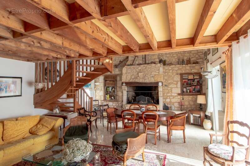 Maison à LE PIN-AU-HARAS