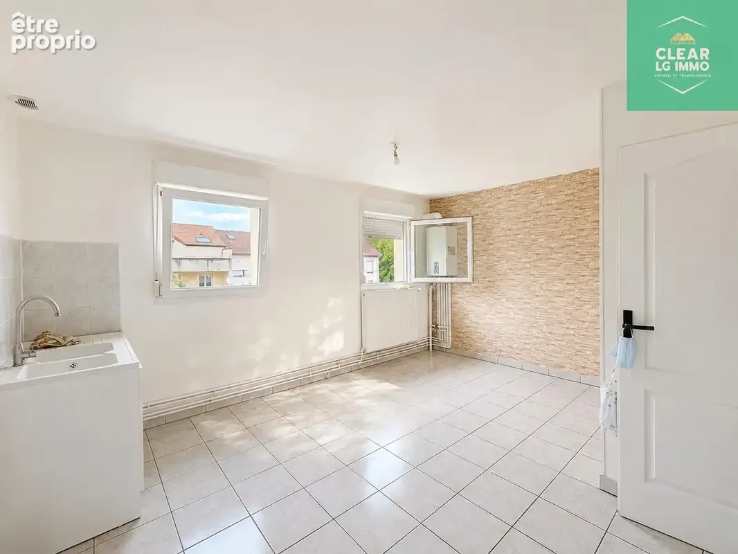 Appartement 5 pièces lumineux avec garages et jardin - photo 2