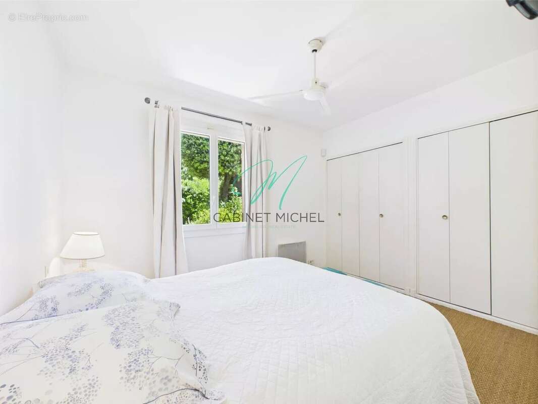 Maison à ROQUEFORT-LES-PINS