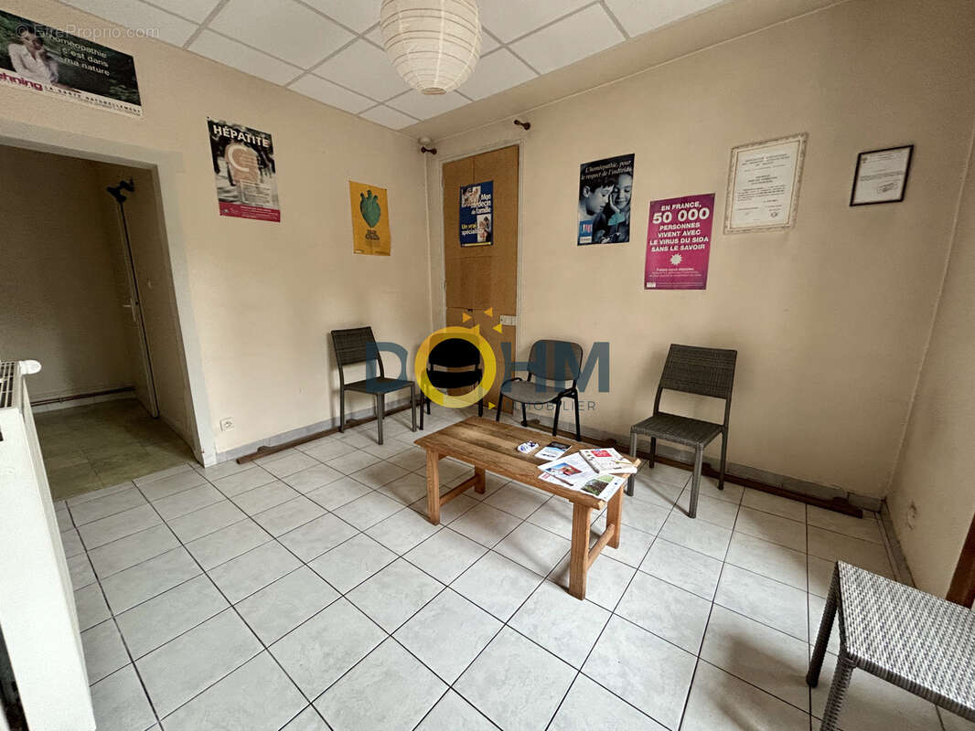 Local commercial LES ABRETS - photo 3