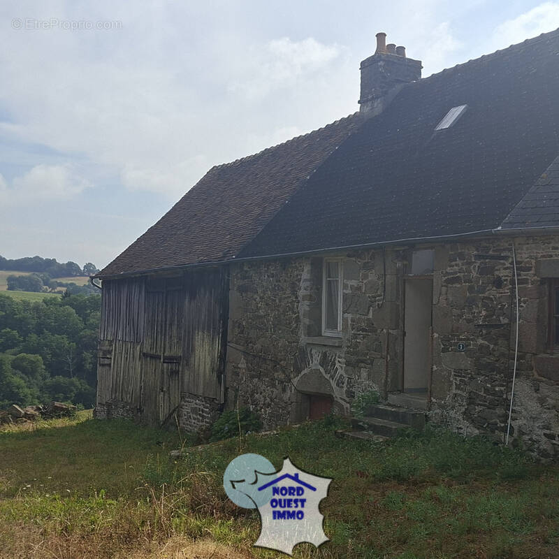 Maison à SAINT-BOMER-LES-FORGES