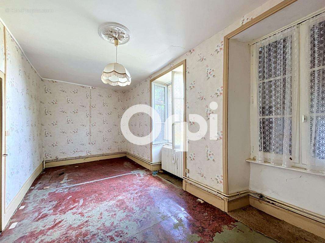 Maison à LOSTANGES