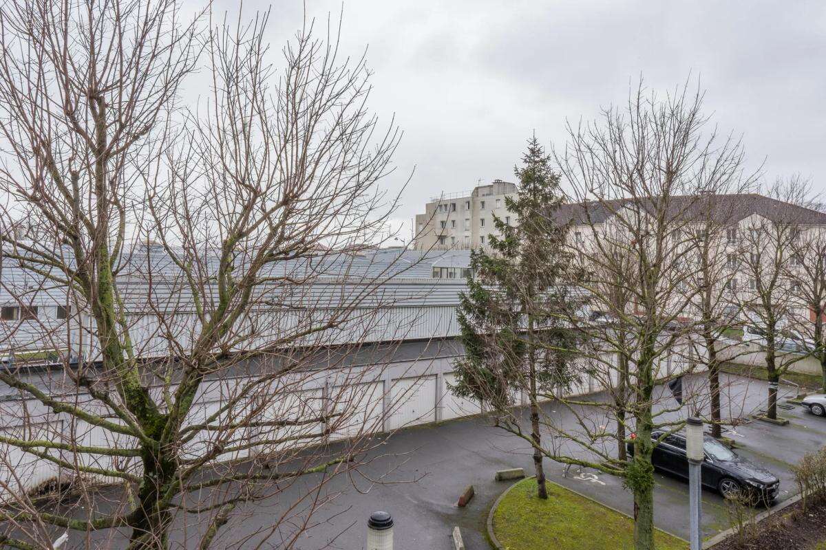 Appartement à DUGNY