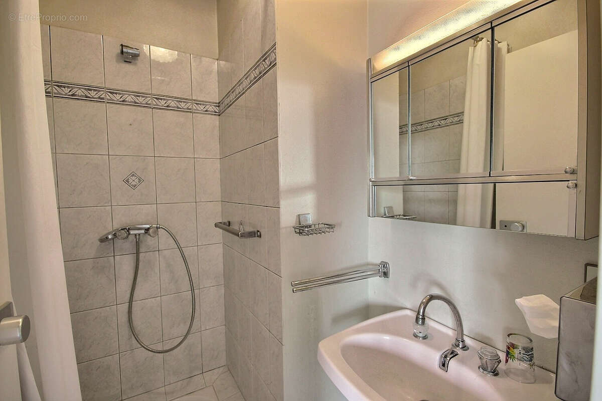 Appartement à SURESNES