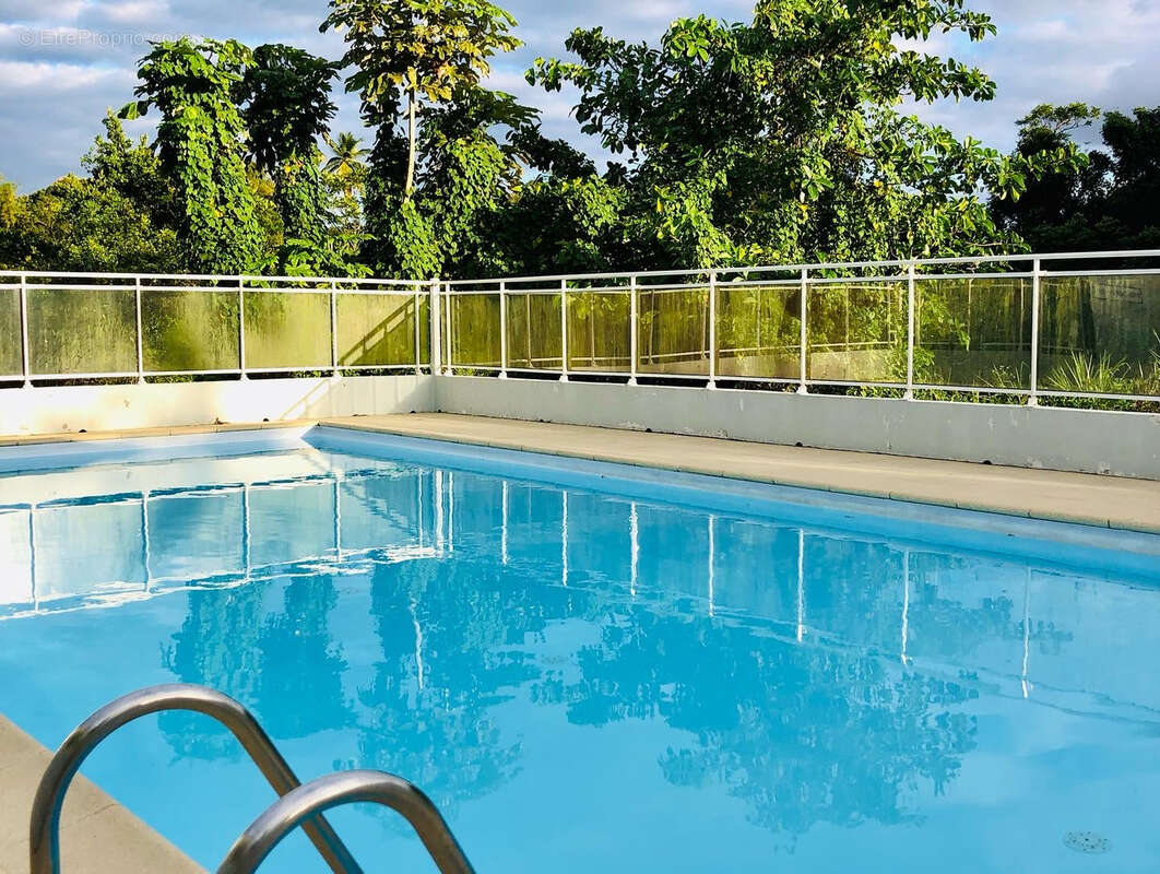 Appartement à BAIE-MAHAULT