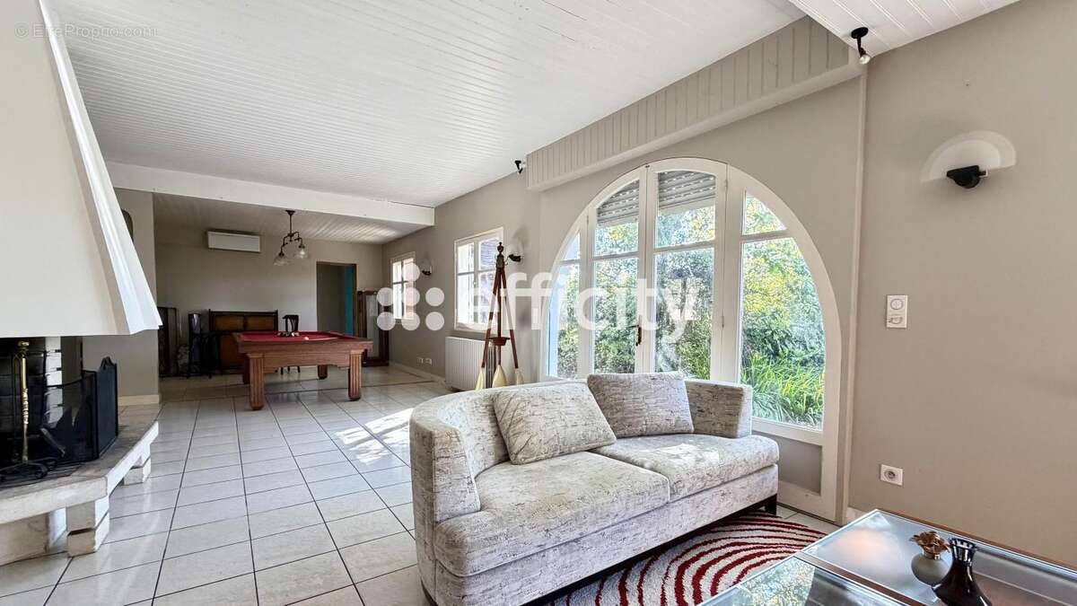 Maison 225 m² à Gujan-Mestras  - photo 5