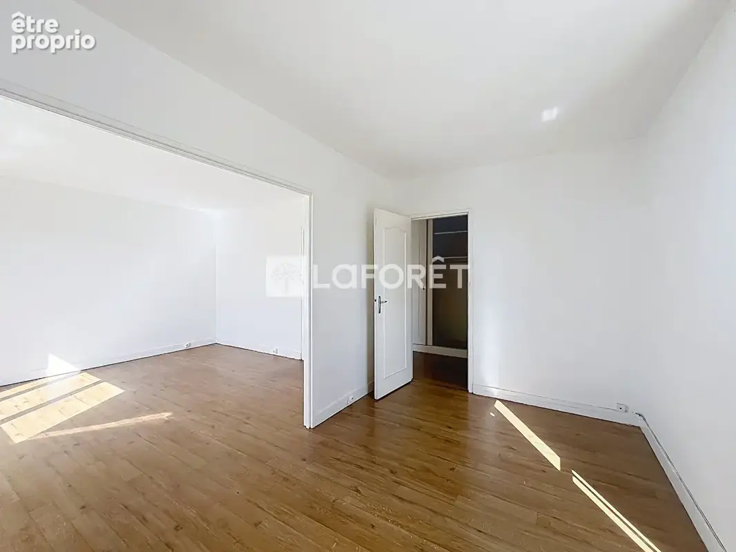Appartement Villejuif 5 pièce(s) 85.48 m2 - photo 4